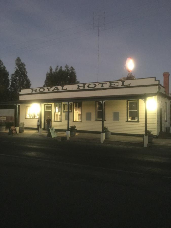 Royal Hotel Snake Valley Exterior foto