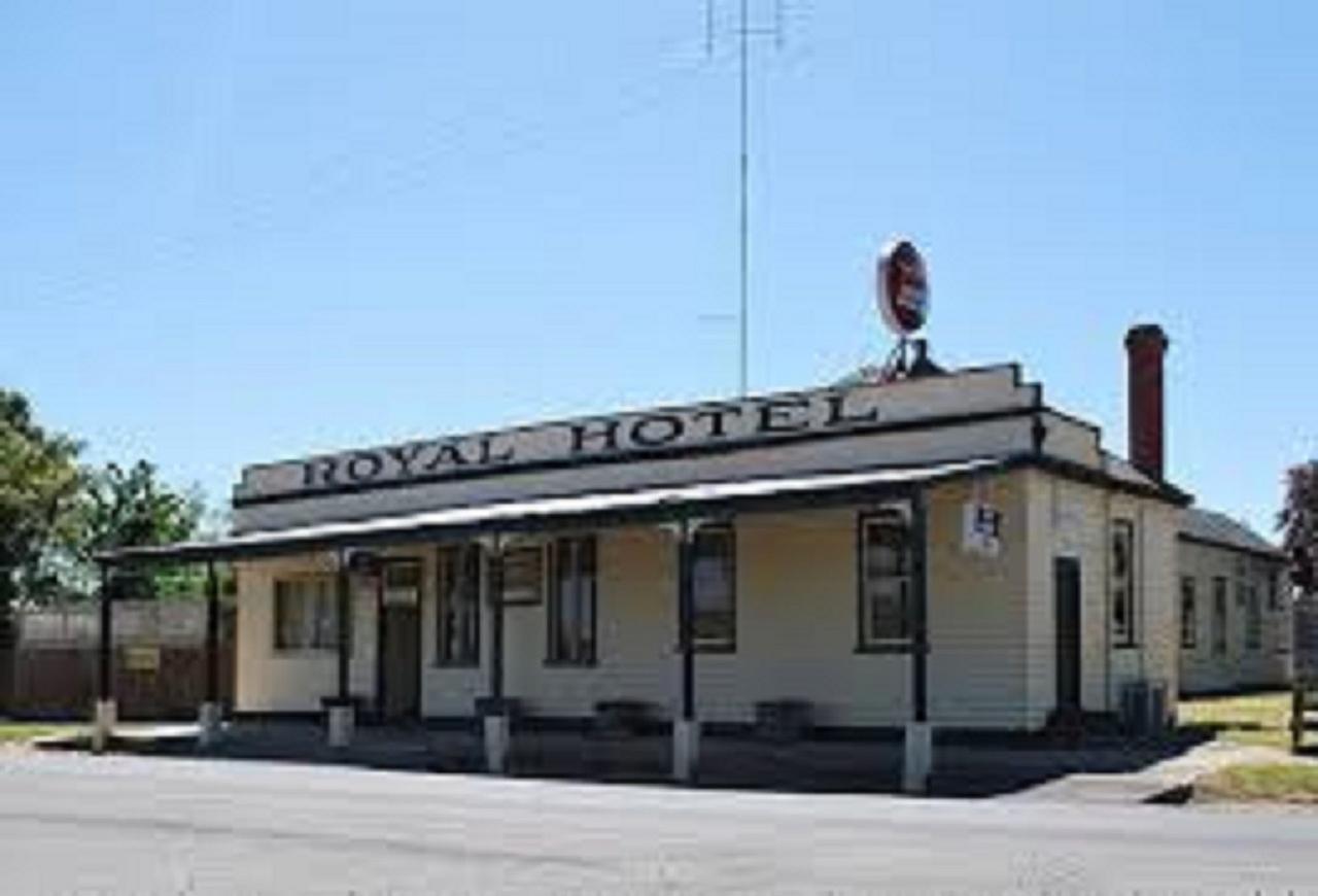 Royal Hotel Snake Valley Exterior foto